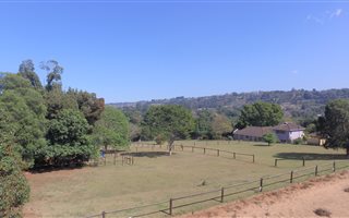 1.6 ha Land available in Hillcrest Central