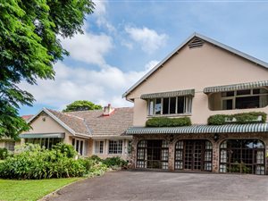 5 Bed House in Clifton Park