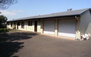 3 Bedroom House in Waterfall