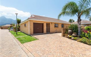 3 Bedroom Townhouse in George East