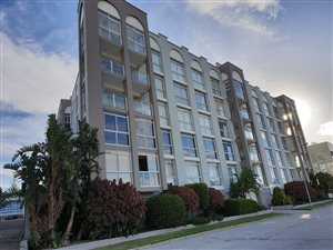 2 Bed Apartment in Humewood