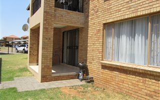 2 Bedroom Flat in Vanderbijlpark SW5