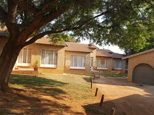 2 Bed Townhouse in Roosheuwel