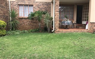 2 Bedroom Townhouse in Magalieskruin