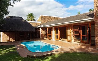 5 Bedroom House in Loerie Park