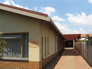 4 Bedroom House in Daspoort
