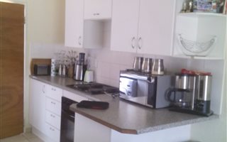 2 Bedroom Flat in Theresa Park