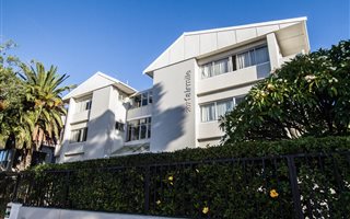 0.5 Bedroom Apartment in Three Anchor Bay