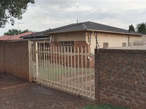 4 Bed House in Brenthurst