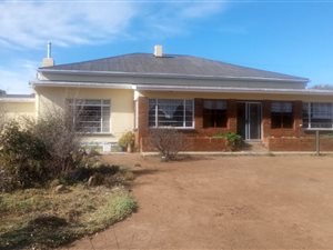 4 Bed House in Steynsburg