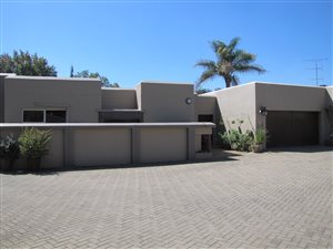 3 Bed Townhouse in Vanderbijlpark SW5