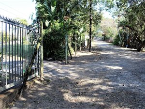 1300 m² Land available in Glenmore
