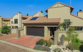 3 Bedroom House in Van Riebeeck Park