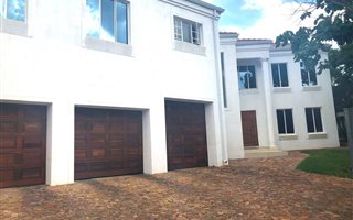 8 Bedroom House in Lynnwood Glen