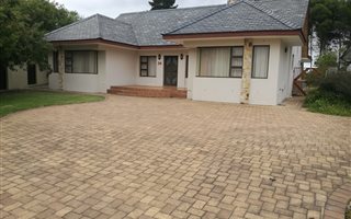 3 Bedroom House in Arabella Country Estate