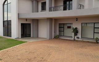 4 Bedroom House in Bronkhorstbaai