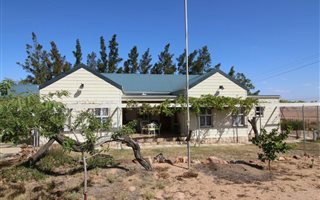 4 Bedroom House in Aurora