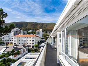2 Bed Apartment in Sea Point