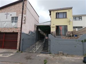 2.5 Bed House in Westcliff