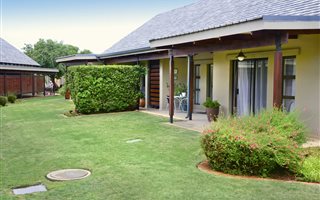 Bachelor apartment in Retire at Midstream