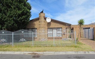 3 Bedroom House in Kensington