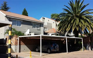 2 Bedroom Townhouse in Kensington