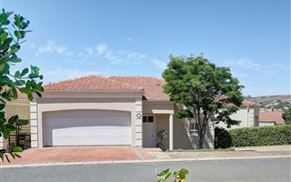 3 Bedroom Townhouse in Van Riebeeckshof
