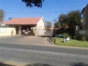2 Bed Townhouse in Glen Marais