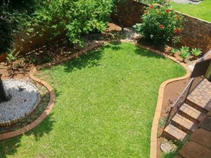 4 Bed Townhouse in Val de Grace
