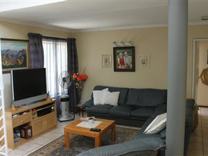 2 Bed House in Sterrewag