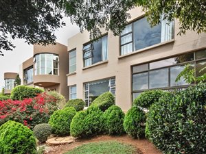 4 Bed House in Constantia Kloof