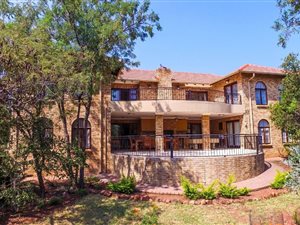 4 Bed House in Pebble Rock