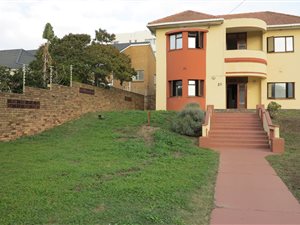 5 Bed House in Strand North