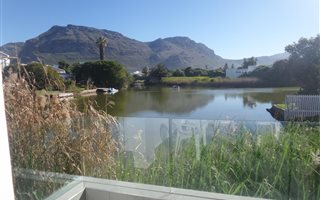 3 Bedroom House in Marina Da Gama