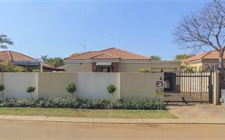 3 Bedroom House in Eloffsdal