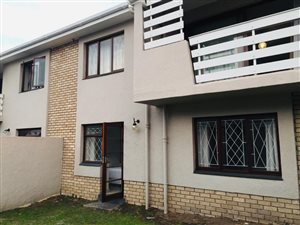 3 Bedroom Townhouse in Beacon Bay