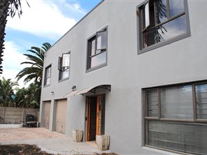 6 Bed House in Somerset Park