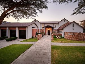 4 Bed House in Waterfall Country Estate