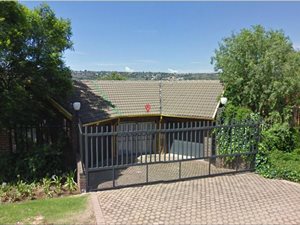 4 Bed House in Roodekrans