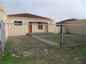 3 Bed House in Retreat