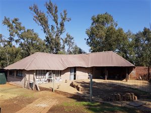 8.6 ha Farm in Kameeldrift West