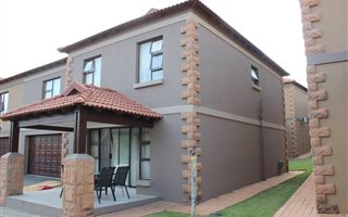 3 Bedroom Townhouse in Ifafi