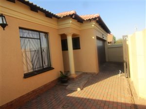 3 Bed House in Vosloorus