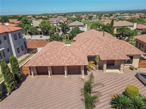4 Bed House in Pebble Rock