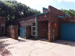 3 Bed Townhouse in Bronkhorstspruit