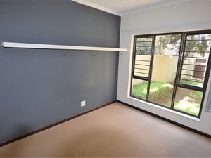 1 Bed Apartment in Paulshof