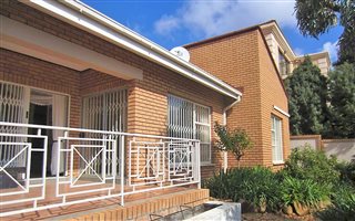 4 Bedroom House in Kiepersol