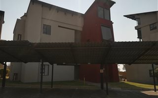 2 Bedroom Apartment in Rooihuiskraal North