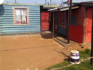 250 m² Land available in Katlehong