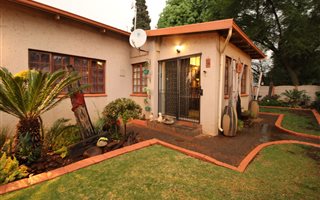 4 Bedroom House in Comet